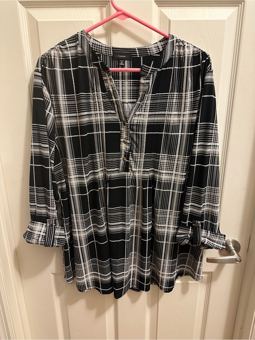Cocomo Black & White Plaid Roll-Tab Tunic Blouse